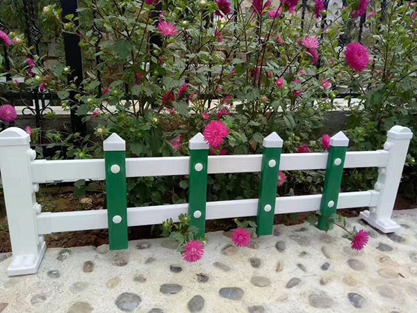 草坪护栏