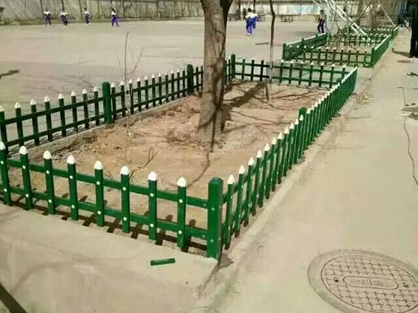 草坪护栏