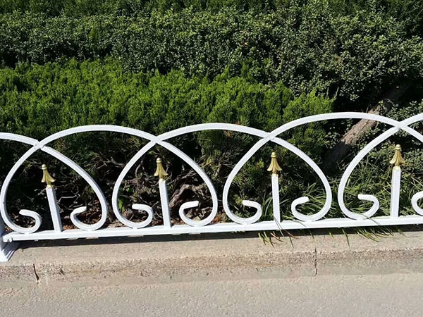 草坪护栏