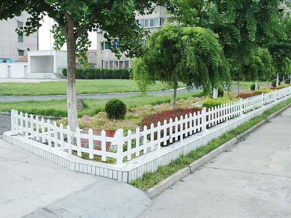 草坪护栏